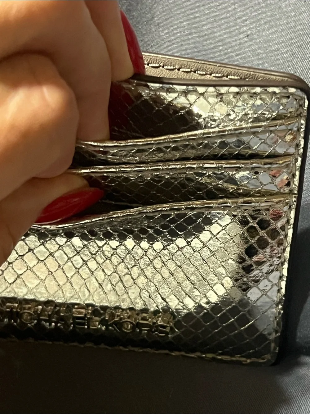 MICHAEL KORS JET SET TRAVEL CARD HOLDER WALLET  EXOTIC EMBOSSED SILVER